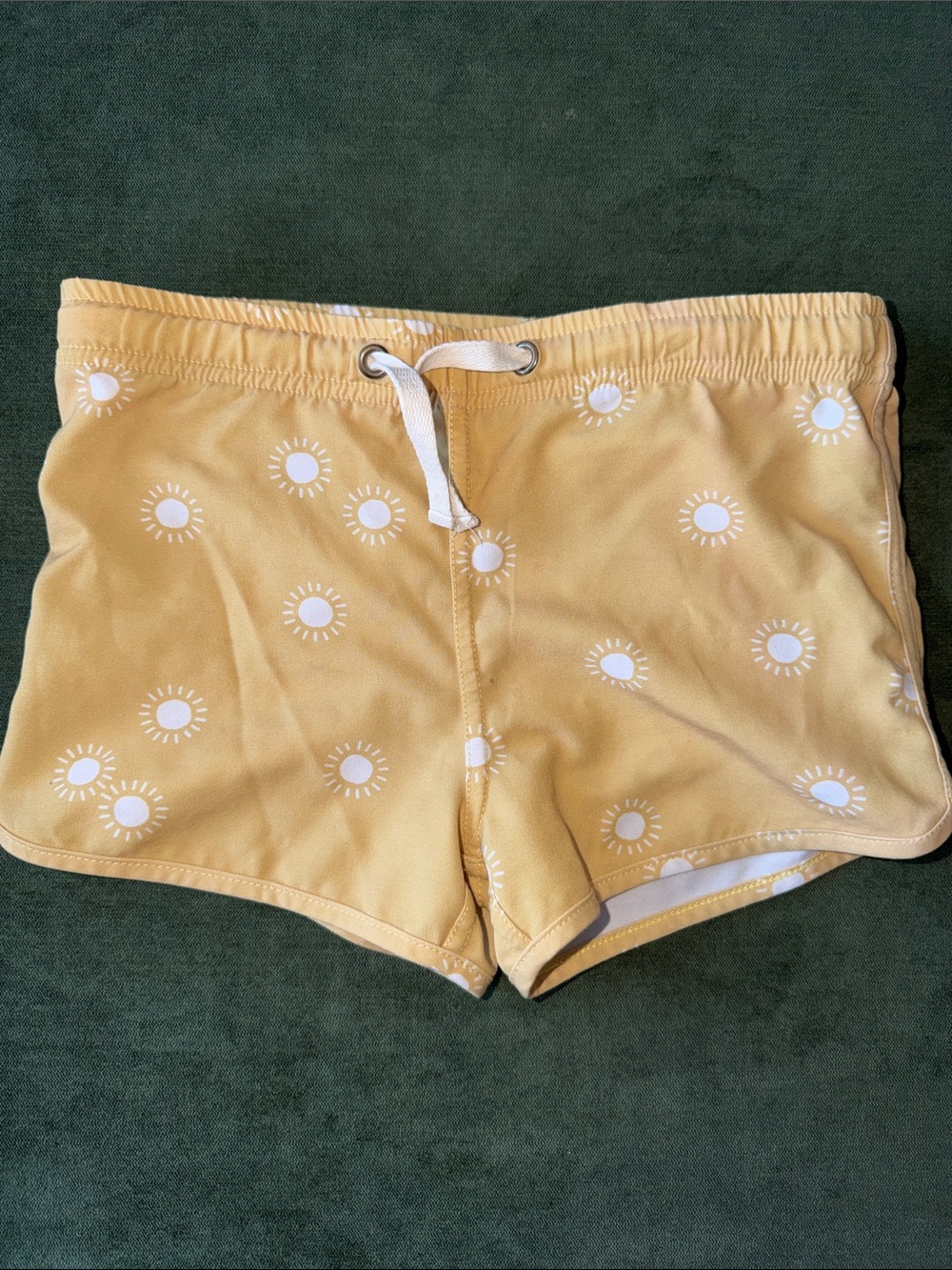 Rylee + Cru Yellow Shorts with White Sun Print size 2-3T
